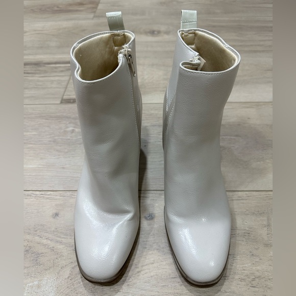 LifeStride Women’s Foxy Ankle Boots with Block Heel - Picture 3 of 7